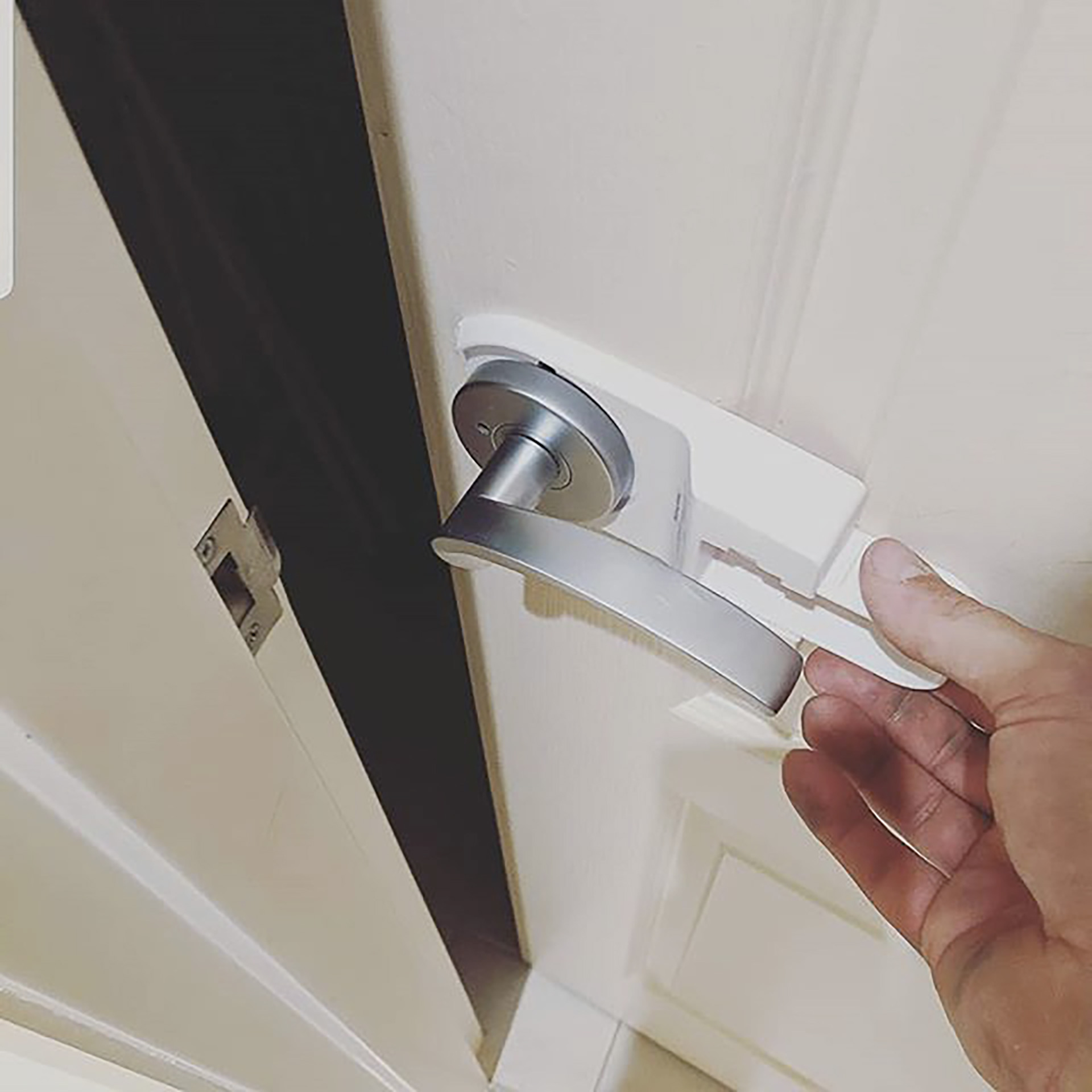 Door lever lock